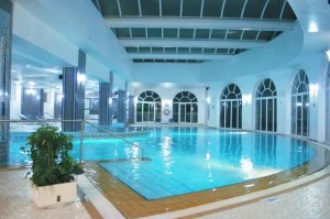 El-Mouradi-Palm-Marina-piscine-couverte